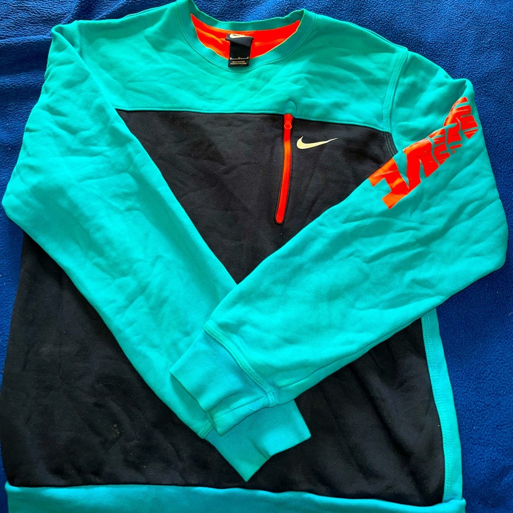 NIKE sweatshirt !!